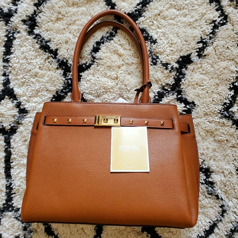 💓Michael Kors Tote bag (black or tan)💓